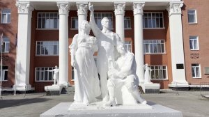 Советские скульптуры в санатории Усть-Качка
