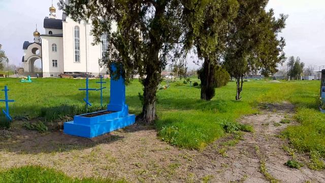 Старинное кладбище под стенамти
собора. Размышления о жизни и смерти. 19.04.2026