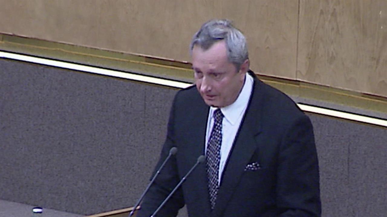 Гендиректор Общественного Телевидения России Виталий Игнатенко принимает поздравление с 85-летием