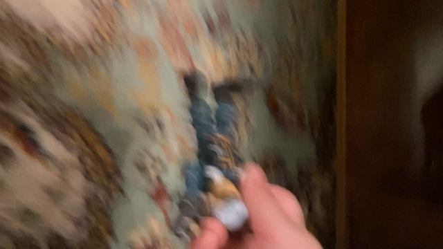 Мошенник ударил робота