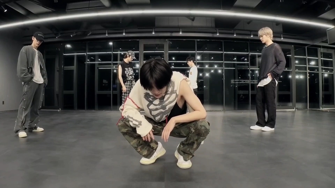 WayV - 'Miracle' Dance Practice Mirrored