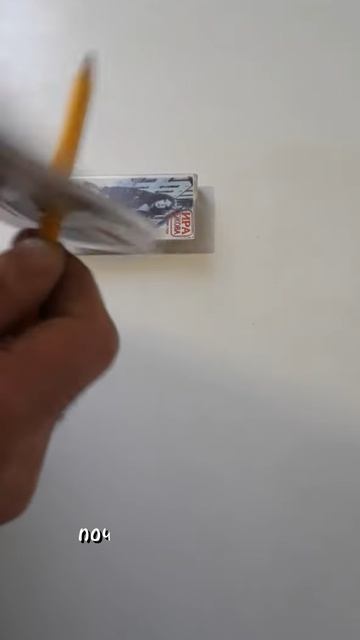 Поколение рейтуз, варежек на резинке и ключа на шее