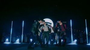 BTS - SWIM (живое выступление в Pier 17, остров Манхэттен)