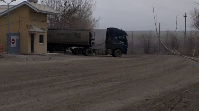 VID - 20260317 - 141940.mp4.
Седельный тягач VOLVO.