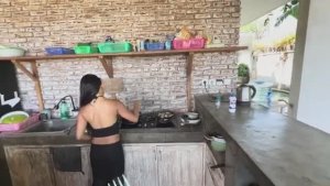 Беженец🇮🇩Бали. СИНДИ ОПЯТЬ ЖЕСТКО РЕВНУЕТ! ШАКШУКА ИЗ САМЫХ ДОРОГИХ ЯИЦ.БАЛИЙСКИЙ КАМАМБЕР И КОЛБА