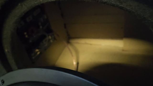 Установка сабвуфера Piranha 15 V.2 в Mazda 3 BL