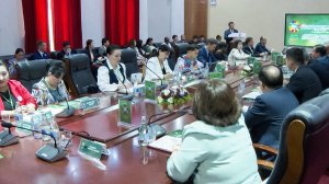 Нейросети, экология и цифровое будущее: форум в Душанбе собрал представителей из 100 стран