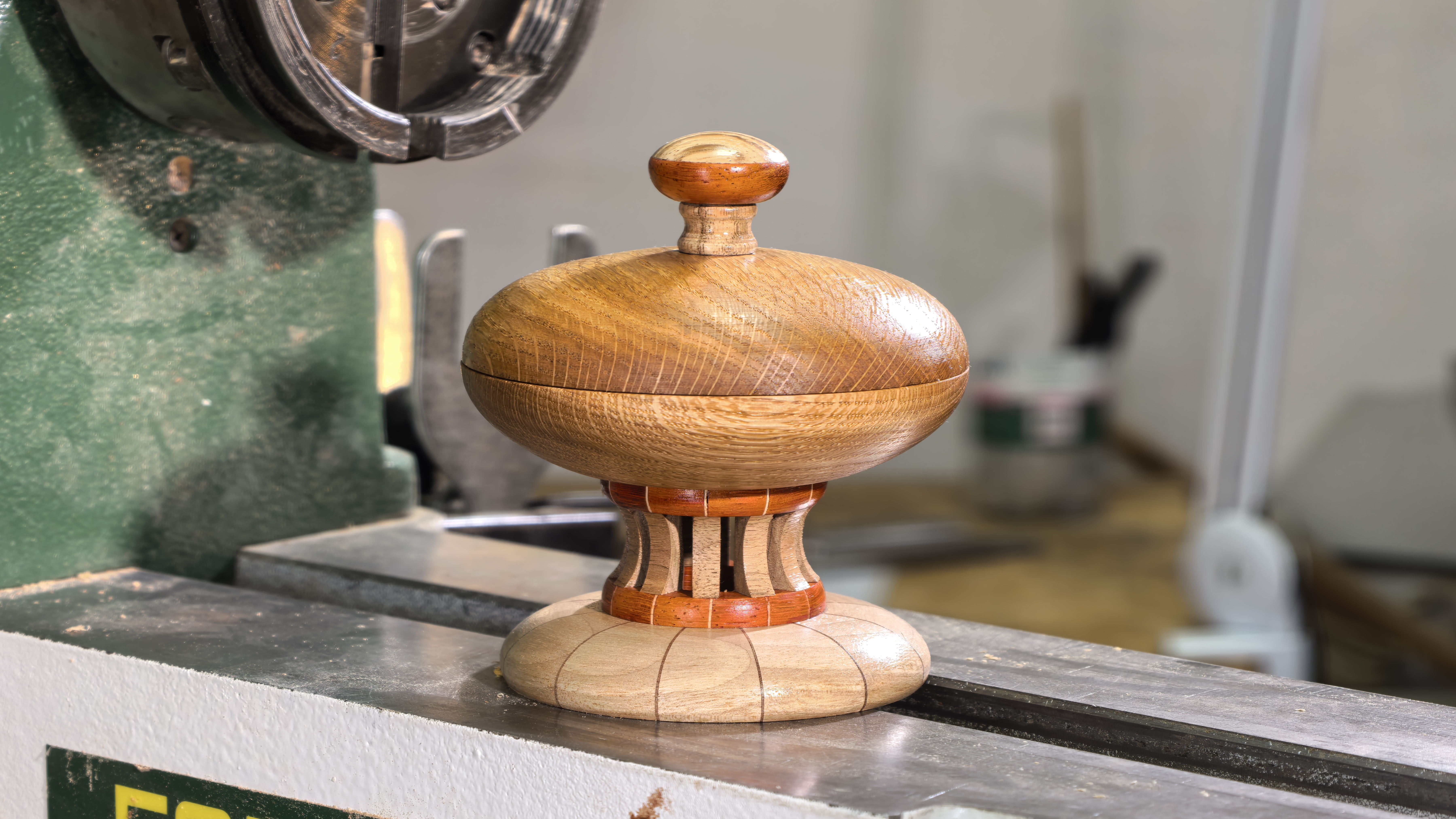 Сложная точеная чаша для моей новой книги