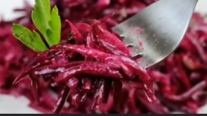 Сколько салатов не готовил, но этот сьедают первым, а стоит две копейки.