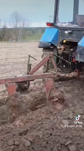 Плуг плн 3-35 Работа кипит...