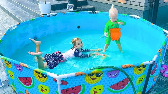 СОФУНЬЯ ШАЛУНЬЯ - БОЛЬШОЙ БАССЕЙН ДЛЯ СОФИИ И НИКИ.