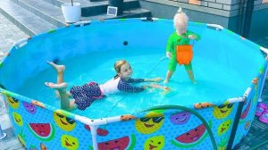 СОФУНЬЯ ШАЛУНЬЯ - БОЛЬШОЙ БАССЕЙН ДЛЯ СОФИИ И НИКИ.