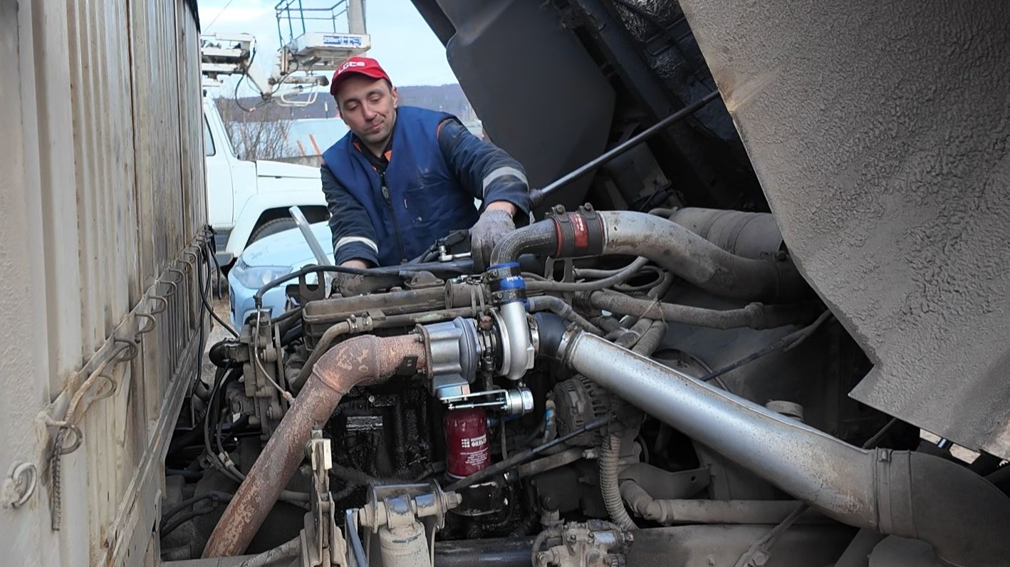 Турбина убила двигатель.  МАЗ КОРНЕТ. Хино 300 ремонт двигателя.