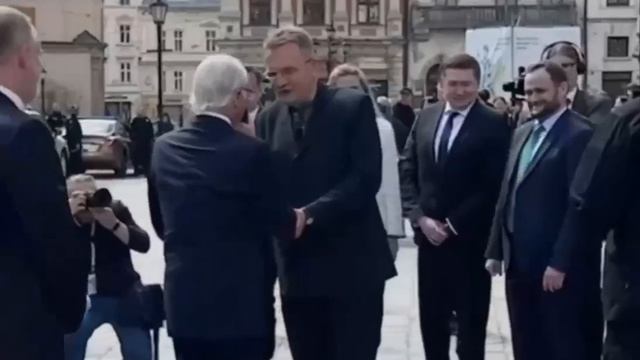 Рагуль Зеленского Садовый назвал короля Швеции «чрезвычайным происшествием» вместо «Ваше Величество»