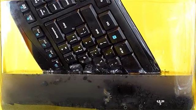 За 70 часов клавиатура растворится в ацетоне