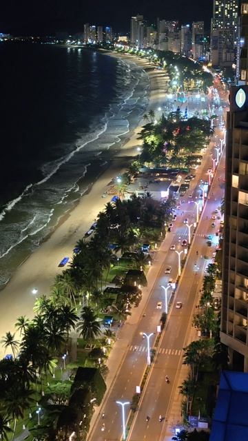 ВИД НА ВЕЧЕРНИЙ НЯЧАНГ