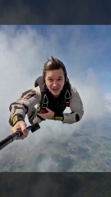 Прыжок с парашютом!