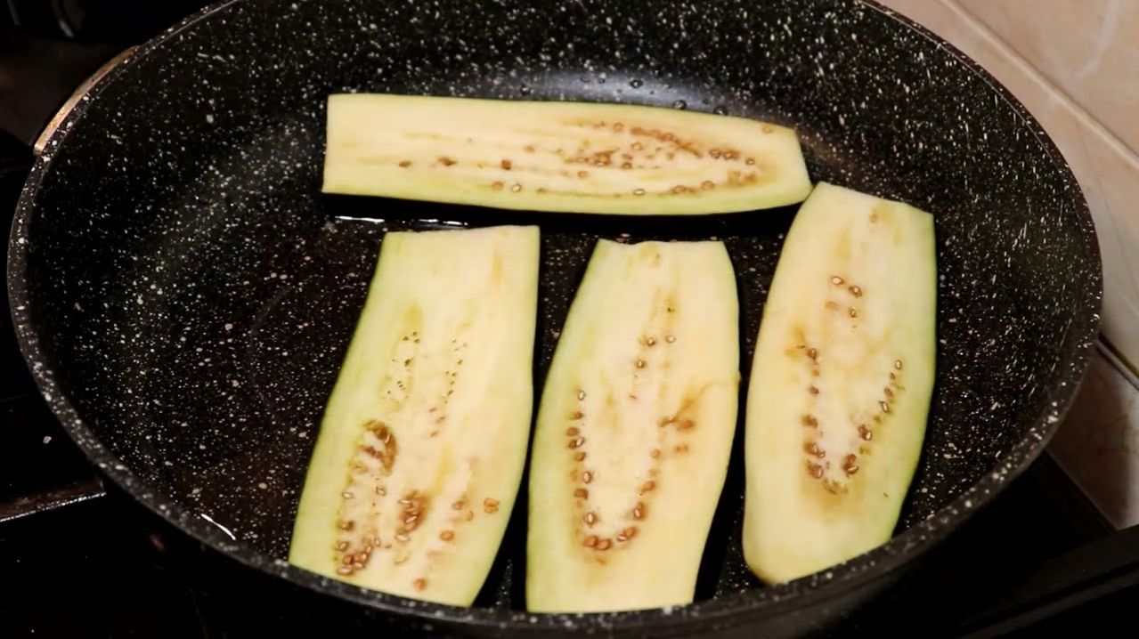 Приготовьте так и вы удивитесь как это вкусно. Потрясающая запеканка на обед.