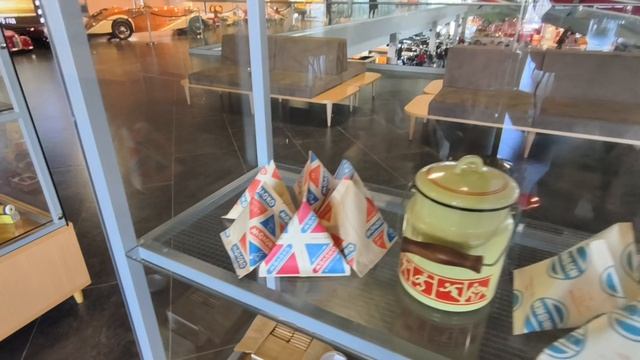 Молоко и два кефира. Советская тара в 80-х годах