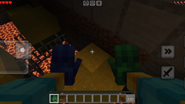 мопса-гусеница наносит ответный удар в Майнкрафт