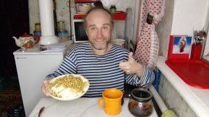 Ужин с Рыжулей. Соль переборщил, борщ пересолил. Мукбанг. Обжор. Еда на камеру. Диета. Шизофрения.