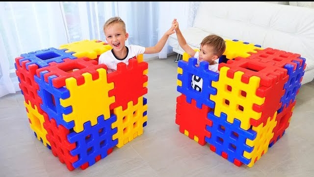 Влад и Никита строят лучший сериал для детей Игровые домики