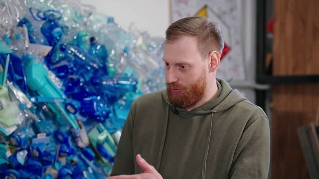 РОВ с сооснователем Экоцентра Сборка руководителем Музея рециклинга Михаилом Антоновым с сур