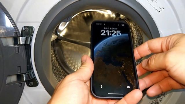 эксперимент IPhone 14 Pro Max  против Xiaomi 11 Lite 5G  в стиральной машине