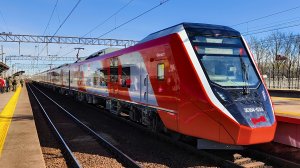 ЭС104 039 "Финист" сообщением Ораниембаум Санкт-Петербург, на перегоне Лигово - Броневая.