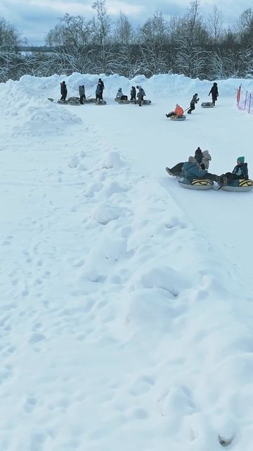 Кататься на ватрушке 🛝 или съесть ватрушку? 🥐