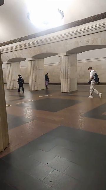 Москва. Станция метро Курская радиальная 1