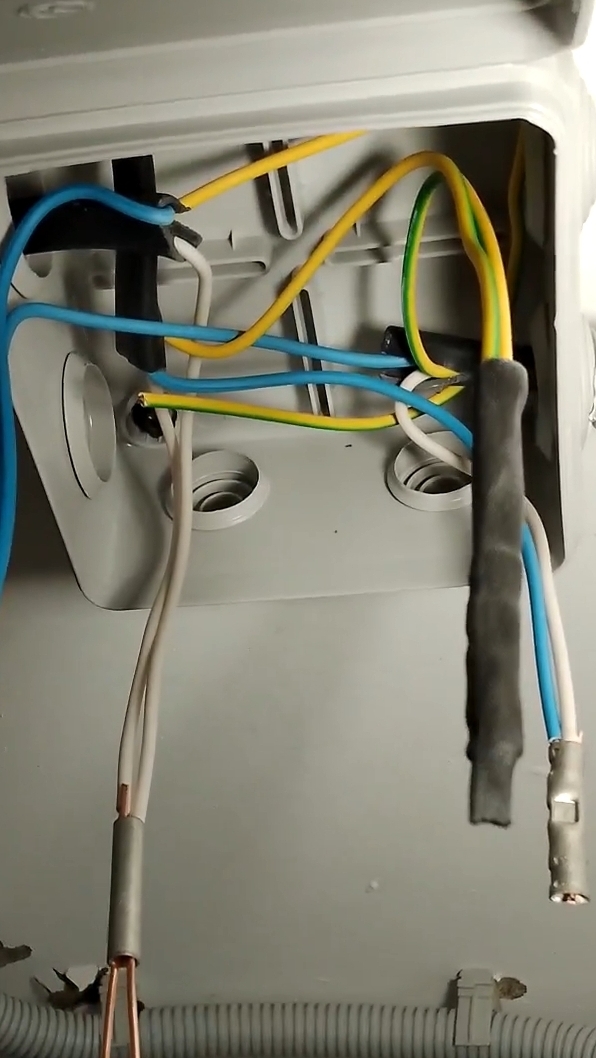 Расключение распаячной коробки