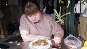 МУКБАНГ //ЕДА В РОССИИ// ОТВЕТИЛА НА НЕКОТОРЫЕ КОММЕНТАРИИ