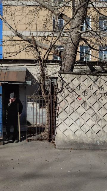 Фасад и парковка объекта Комсомола 13/3