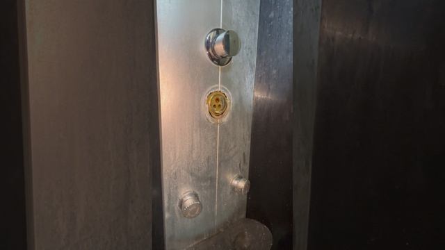 Замена картриджа смесителя душевой кабины River