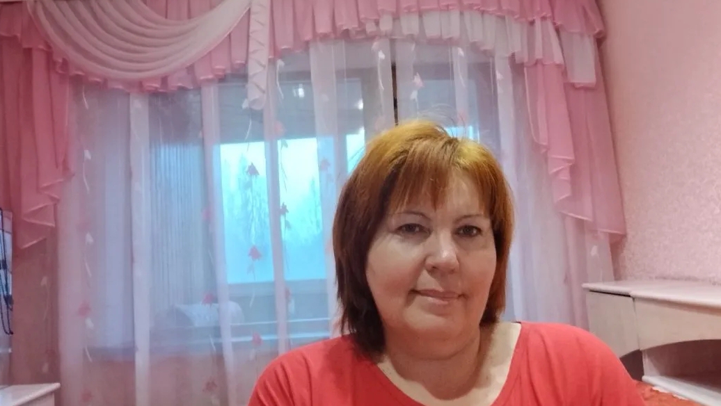 В выходной день мою окно и стираю шторы!