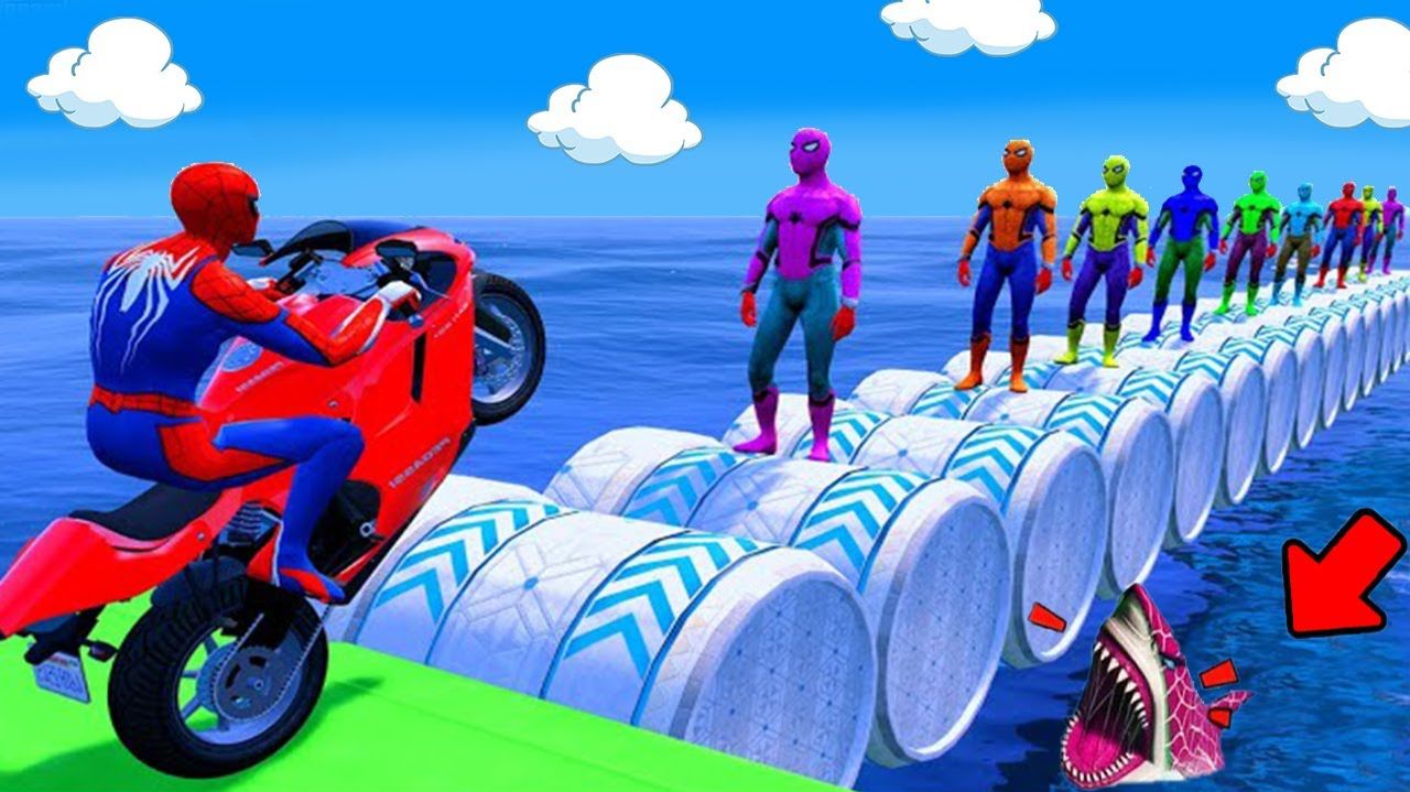 Человек-паук на мотоцикле