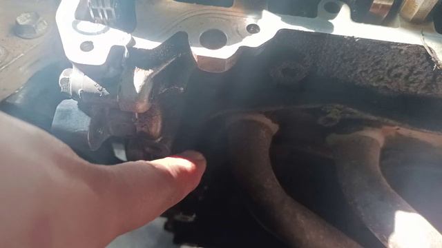 Toyota Vitz 1SZ-FE сломанное ухо лобовины