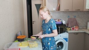 Новогодние салаты надо есть в новый год! 😆