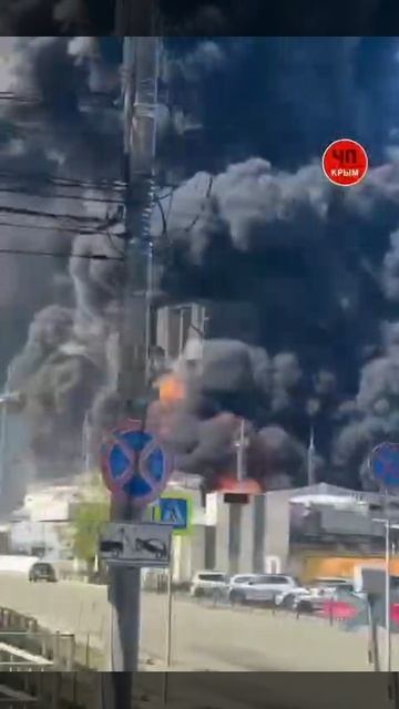 Туапсе, Краснодарский край. НПЗ горит третий день