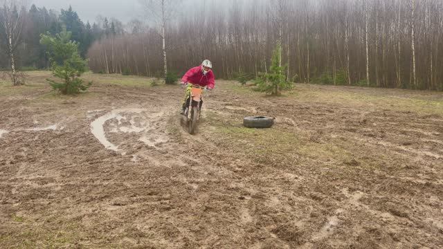 Школа мотокросса ZRT Тренировка поворотов