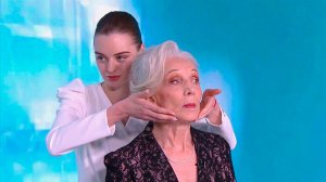 Продлеваем молодость: косметолог показала технику лимфодренажного массажа лица