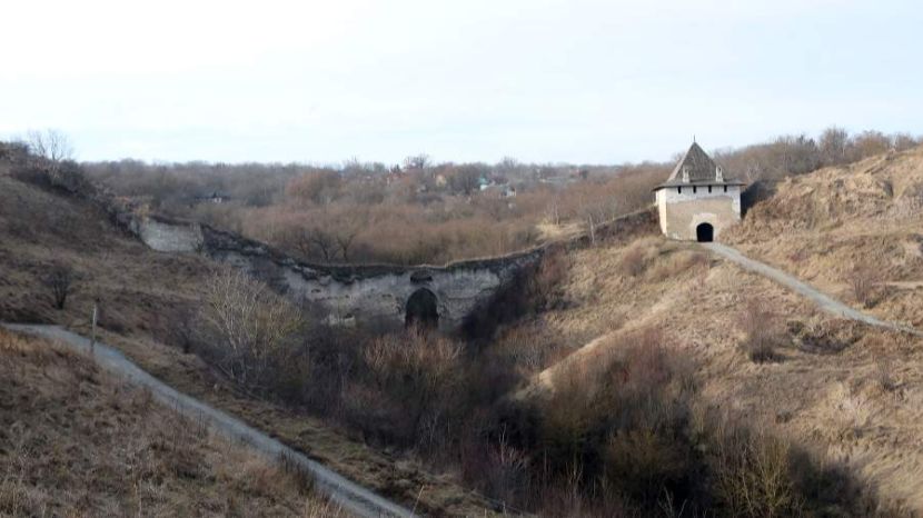 Часть стены Хотинской крепости обрушилась на Украине
