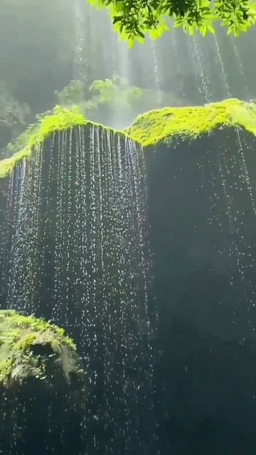 Зонтичный водопад