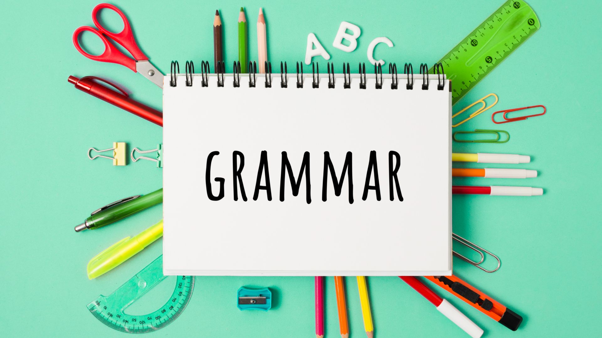 SuperMinds3-Unit 6 - Comparative Adjectives - Grammar Language Video 6.1- Smaller/ Bigger/ Newer.