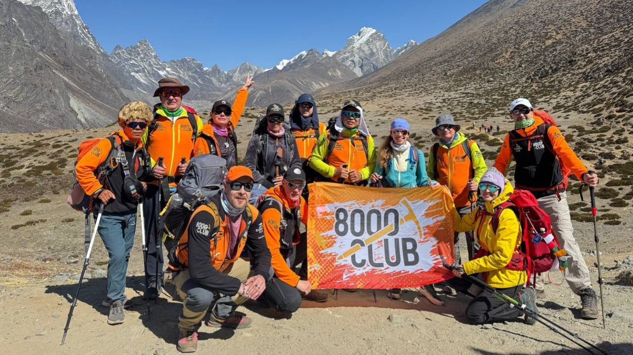 Восхождение на вершину Лобуче. Группа Клуба 7 Вершин «Еще чуть-чуть» поднялась в поселение Лобуче