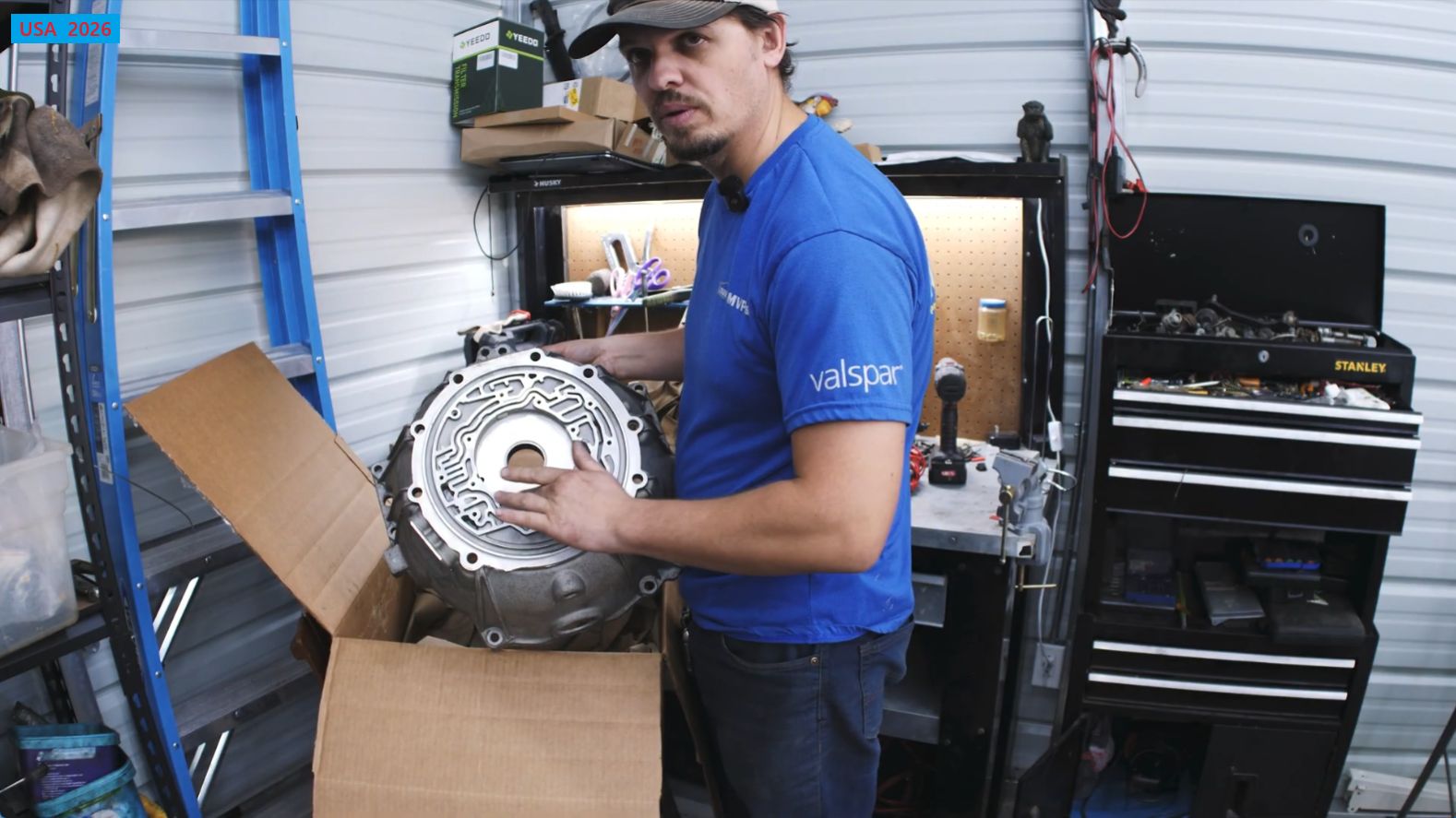 Алекс. Опять снимает трансмиссию...