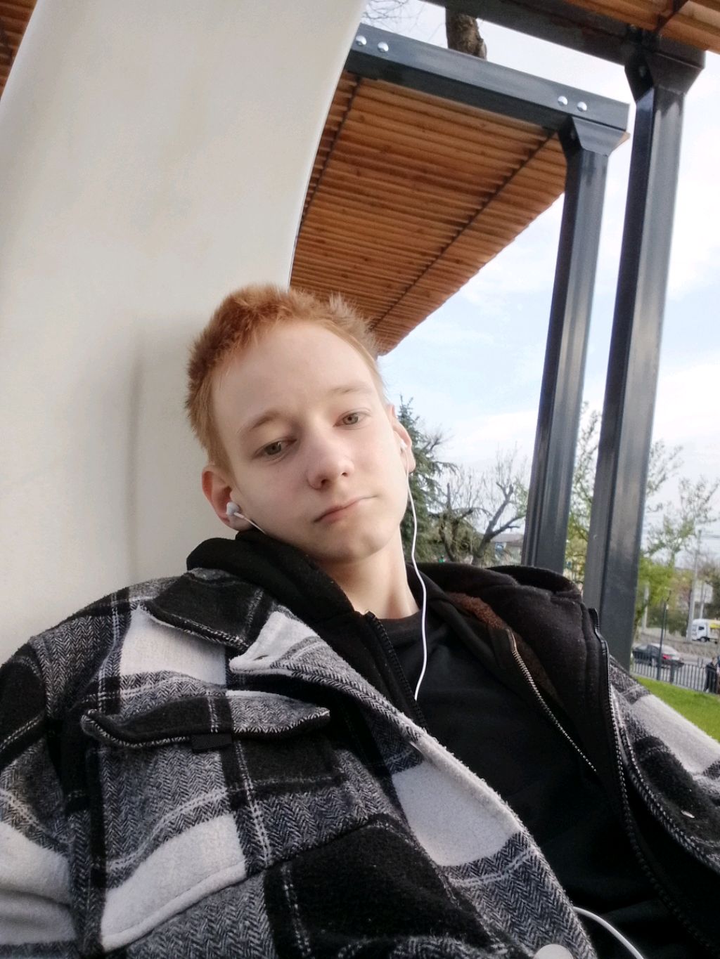 крушение гаража в прямом эфире