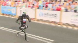 🏃🏻 В Пекине прошел второй полумарафон человекоподобных роботов