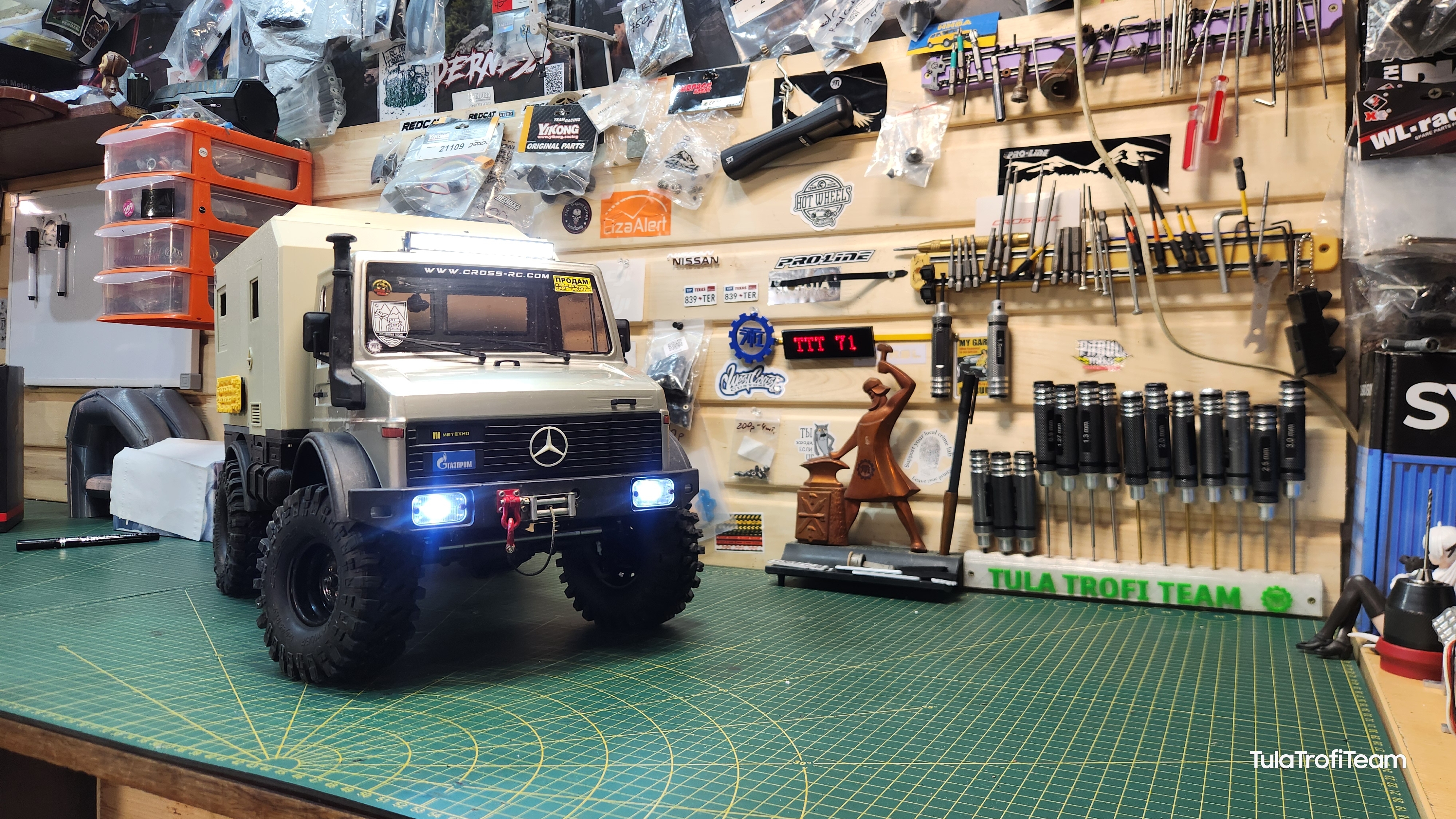 Тюнинг Cross-rc EMO NT4.  Дом на колесах. Кунг для модели